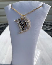 Load image into Gallery viewer, Black & Gold Crystal Necklace