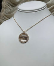 Load image into Gallery viewer, Pearl Round Necklace