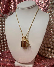 Load image into Gallery viewer, LV Lock & 2 Keys with Rope Chain