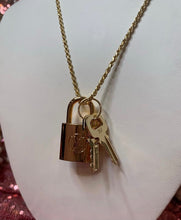 Load image into Gallery viewer, LV Lock & 2 Keys with Rope Chain