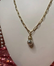 Load image into Gallery viewer, Pearl Necklace with Paperclip Chain