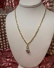 Load image into Gallery viewer, Pearl Necklace with Paperclip Chain