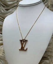 Load image into Gallery viewer, Large LV Necklace