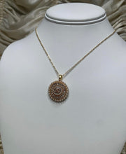 Load image into Gallery viewer, Pearl & Crystal Round CC Necklace