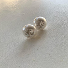 Load image into Gallery viewer, Pearl Crystal Earrings