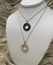 Load image into Gallery viewer, LV Round Necklace
