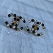 Load image into Gallery viewer, Emerald Green & Clear Crystal Earrings