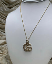Load image into Gallery viewer, Detailed GG Necklace