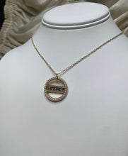 Load image into Gallery viewer, Pearl Round Necklace
